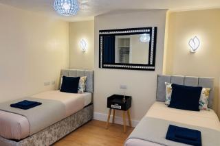 Long Stays, Families & Contractors, Free Parking - Hounslow - 9