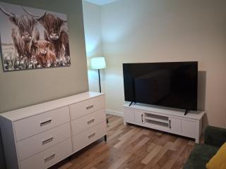 Very Cosy Spacious Property - Atherton - 0
