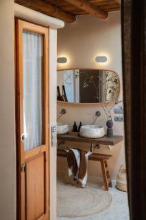 Newly renovated 4BR Ibiza Finca - - 1