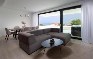Beautiful Apartment In Malinska - 4