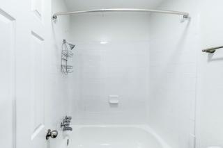 Bright & Stylish 1BR Free WiFi Free Parking - Houston - 9