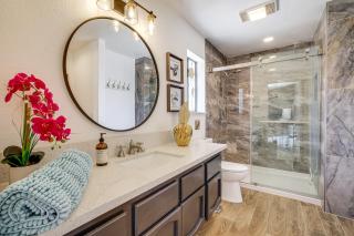 6 Mi to Las Vegas Strip: Home w/ Pool & Patio! - 3