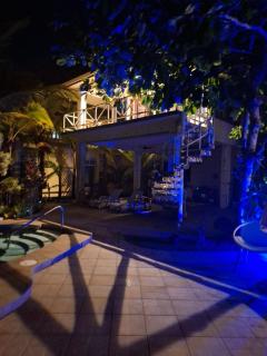 Luxury Beachfront House with Pool - Palo Grande - 4