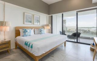 Modern Lakeview Condo with Pool and Gym by LAHOS - Mérida - 0