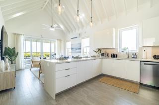 Canalfront Retreat and Mistico Beach Club plus Boat Shuttle - 1