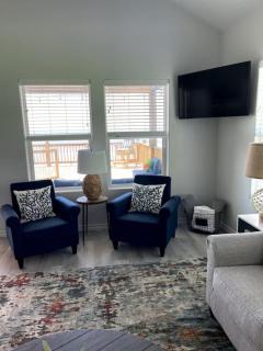 Beachfront Views with 3 bedrooms and 2 bathrooms - Bolivar Peninsula - 7
