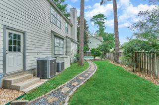 The Woodlands Gem with Pool and Spa - The Woodlands - 4