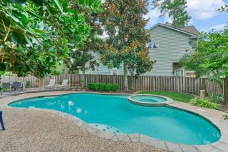 The Woodlands Gem with Pool and Spa - 8