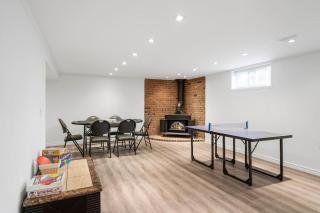 Spacious Family Home w Games, Netflix and Backyard - Mississauga - 9