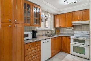 Spacious Family Home w Games, Netflix and Backyard - Mississauga - 6