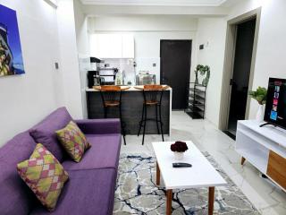 Modern 1BR Apt with Workspace and Gym, Kilimani - Nairobi - 9