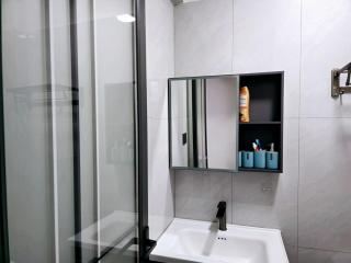 Modern 1BR Apt with Workspace and Gym, Kilimani - Nairobi - 5