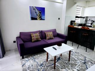Modern 1BR Apt with Workspace and Gym, Kilimani - Nairobi - 0