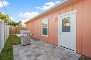 Laguna Peach: 3BA 2BA retreat for 10! Explore nearby beaches & activities - 0