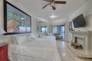Sunny Daze Massive Grandiose Oceanfront Condo - 2