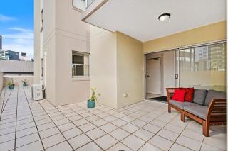 Stylish Escape Free Parking for 2 Walk to CBD - Brisbane - 5