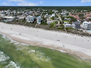 5 Bed, 5 Bath Beach Home/Only a 3 Minute Walk To The Beach! SLEEPS 12 - 4