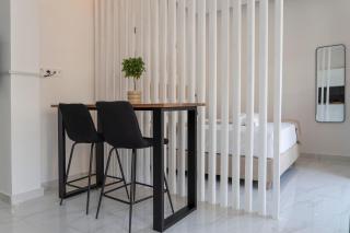 The White House minimal apartments - Kalamata - 1