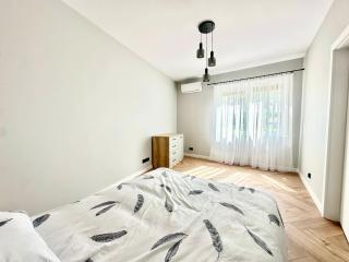Salon z widokiem na jezioro Kisajno i 2 sypialnie - Giżycko - 8