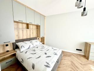 Salon z widokiem na jezioro Kisajno i 2 sypialnie - Giżycko - 5