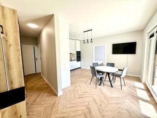 Salon z widokiem na jezioro Kisajno i 2 sypialnie - Giżycko - 3