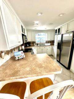 Hidden Gem Beach Home - Myrtle Beach - 2