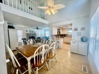 Hidden Gem Beach Home - Myrtle Beach - 4