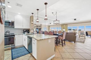 Dive into Paradise at Beach Manor! Pool & Beach Just a Shell's Throw Away - 8