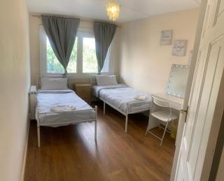 2 Bedroom Duplex Apartment With Balcony Near Portobello Market - Londra - 3