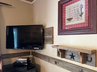Acorn Hideaways Canton Rustic Old West Frontier Suite - Canton - 1
