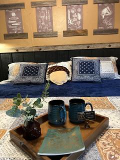 Acorn Hideaways Canton Rustic Old West Frontier Suite - Canton - 0
