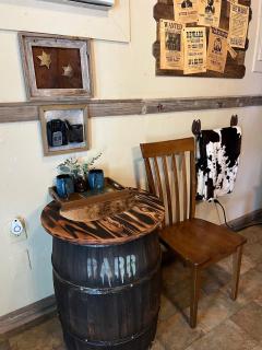 Acorn Hideaways Canton Rustic Old West Frontier Suite - Canton - 2
