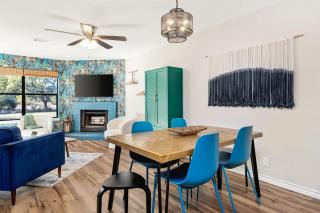 Wild Side Retreat by Canyon Lake with games & fun - 2