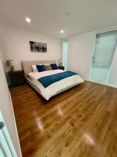 The lavender-Modern 2BR in downtown with stunning Marina View - San Diego - 5