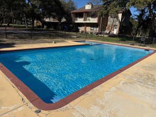 Wild Side Retreat by Canyon Lake with games & fun - 5