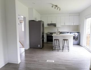 Welcome to 201 Garden Avenue - Georgina - 4