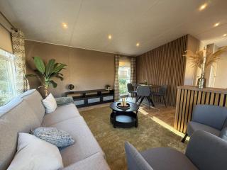 Modern chalet, family oriented holiday suites near the forest and lake - Harderwijk - 0