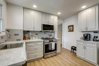 1 Mi to Beaches and Boardwalk Asbury Park Retreat - Asbury Park - 1