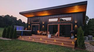 The Mysa - Couples Retreat, Luxe, Sauna, Hot tub - 0