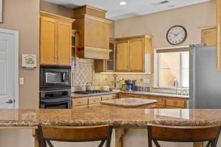 Spacious 4BR 3BA Home KING Suite Pool Sleeps 8 - 2