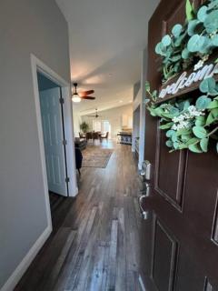 Cadbury 4BR Outdoor Kitchen Sleeps 8 Peaceful - Bakersfield - 8