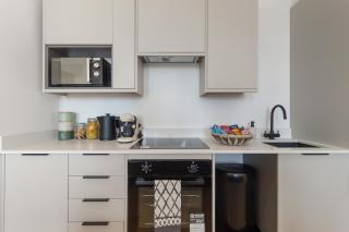New Stunning Flat, Edgware High St! - Edgware - 6