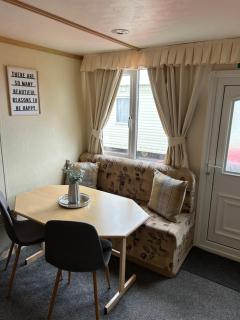 Bailey's Caravan Hire - Sealands Plot 1 - Wi-Fi - Dog Friendly - Ingoldmells - 6