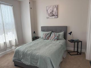 Modern & Spacious Stay in Prime Location Parking - Richmond - 1