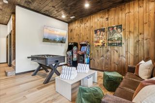 Gorgeous Brand-new Home Wpool, Game Room, Hot Tub - Pigeon Forge - 6