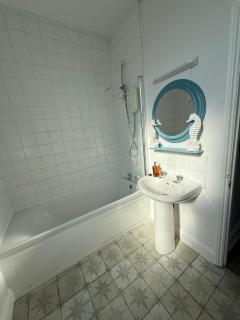 Beautiful Central Brighton l Sea View I Spacious Studio Flat I Sleep 2-3 Guests - Brighton & Hove - 3