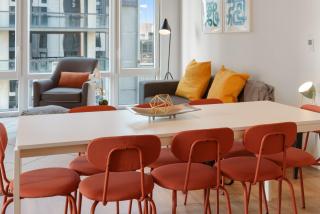 Sophisticated 4BR Suite - Modern and Luxurious - Chicago - 9
