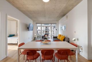 Sophisticated 4BR Suite - Modern and Luxurious - Chicago - 3