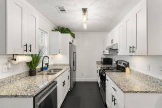 Modern 4BD,2BA Townhome near Stadiums in Metro-ATL - 4