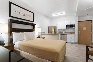 Metro Extended Stays , Chandler - Cozy 2 Beds - 4
